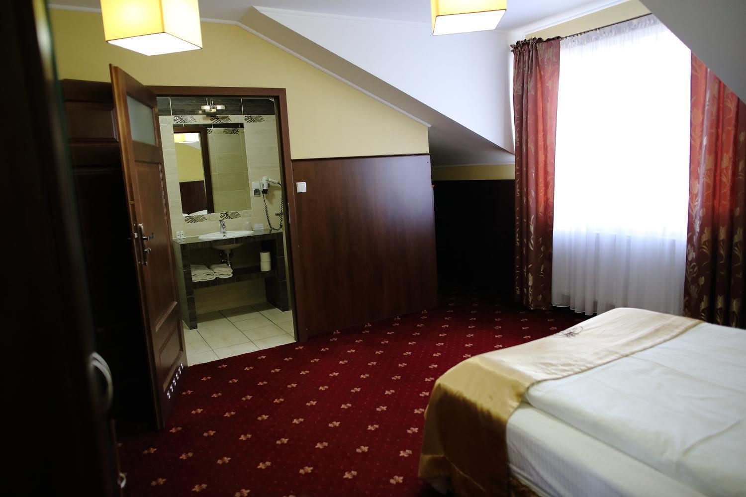 Hotel Kalchem Brzozie Экстерьер фото