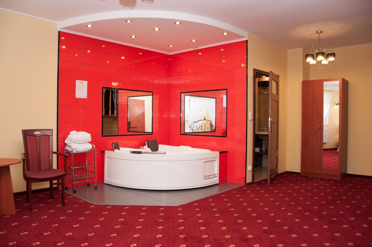Hotel Kalchem Brzozie Экстерьер фото